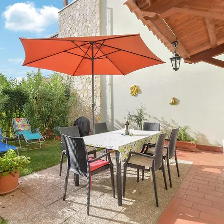 Apartamento Stunning In With Wi-fi